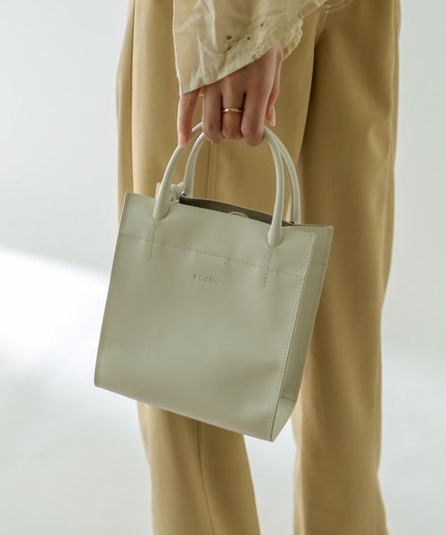 ROROL(ロロル)の「ROROL スクエアミニショルダー(ショルダーバッグ・レディース・ブラック/オフホワイト/キャメル・ONE SIZE)」の2枚目の写真