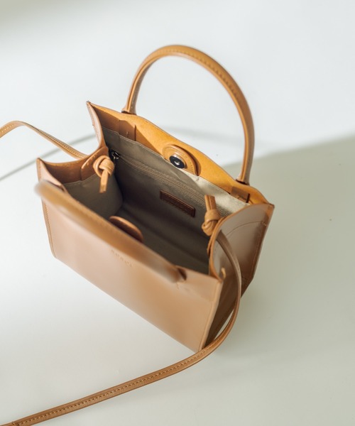 ROROL(ロロル)の「ROROL スクエアミニショルダー(ショルダーバッグ・レディース・ブラック/オフホワイト/キャメル・ONE SIZE)」の22枚目の写真