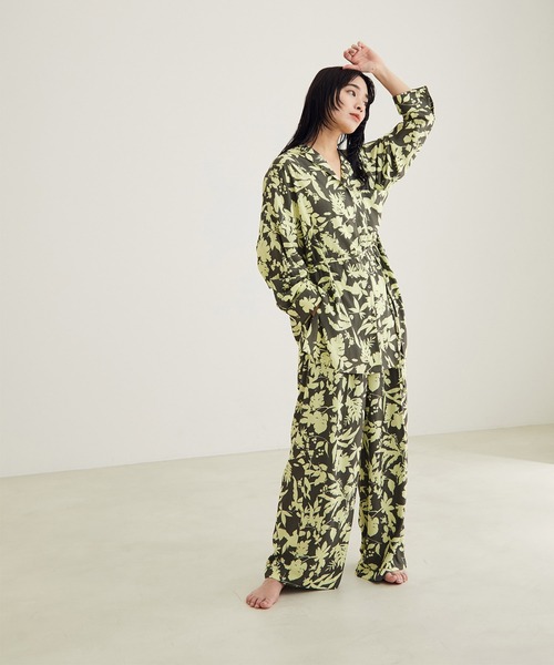 SALON adam et rope'(サロン アダム エ ロペ)の「ヴィンテージライクフラワープリントワイドパンツ(その他パンツ・レディース・カーキ/オレンジ・S/M)」の16枚目の写真