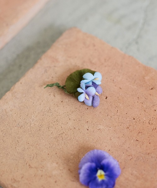 chambre de charme（シャンブルドゥシャーム）の「△cdc スミレの花ブローチ（ブローチ/コサージュ・レディース・パープル・FREE）」の10枚目の写真