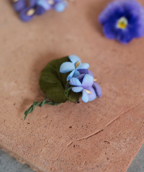 chambre de charme（シャンブルドゥシャーム）の「△cdc スミレの花ブローチ（ブローチ/コサージュ・レディース・パープル・FREE）」の11枚目の写真