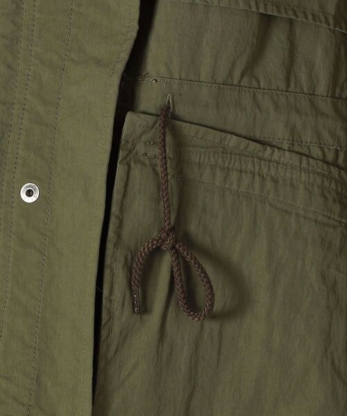 ARMY TWILL（アーミーツイル）の「ARMY TWILL SANFORIZED: WEATHER HOODED CT フーデッド コート（ミリタリージャケット・レディース・ブラック/ライトカーキ・ONE SIZE）」の8枚目の写真