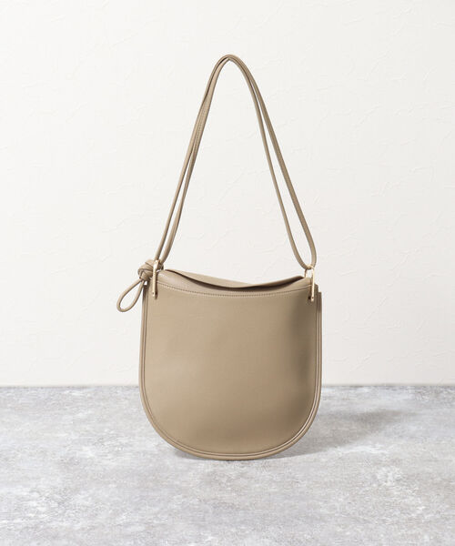 NOLLEY’S(ノーリーズ)の「【LE VERNIS/ルベルニ】◇【WEB限定】ラウンドショルダーバッグ(ショルダーバッグ・レディース・ベージュ/オフホワイト/ブラック・FREE)」の1枚目の写真