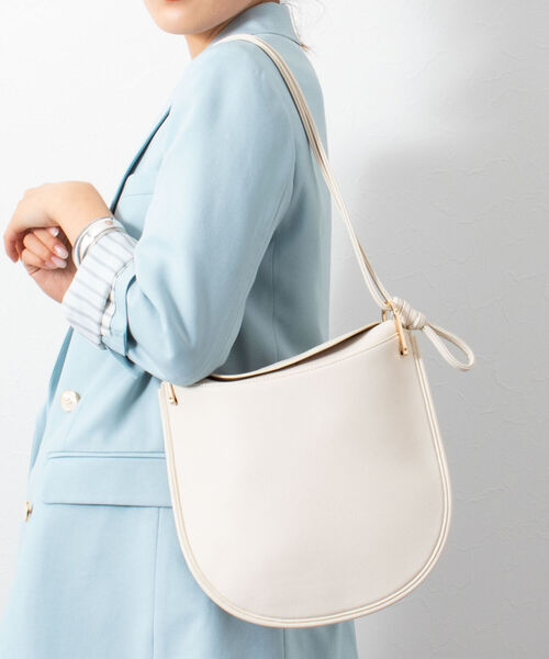 NOLLEY’S(ノーリーズ)の「【LE VERNIS/ルベルニ】◇【WEB限定】ラウンドショルダーバッグ(ショルダーバッグ・レディース・ベージュ/オフホワイト/ブラック・FREE)」の5枚目の写真