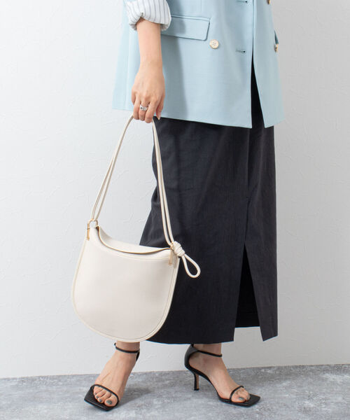 NOLLEY’S(ノーリーズ)の「【LE VERNIS/ルベルニ】◇【WEB限定】ラウンドショルダーバッグ(ショルダーバッグ・レディース・ベージュ/オフホワイト/ブラック・FREE)」の8枚目の写真