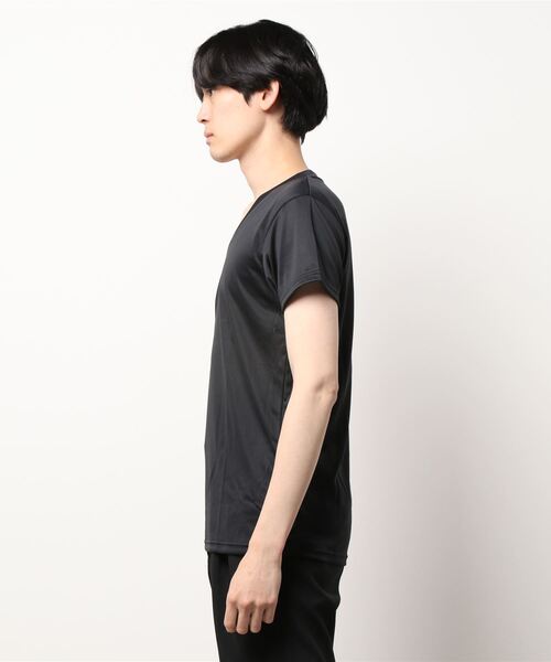 MAJESTIC(マジェスティック)の「【Majestic/マジェスティック】ドライメッシュVネックTシャツ 2枚組(Tシャツ/カットソー・メンズ・ホワイト/ブラック・X-LARGE/SMALL/MEDIUM/LARGE)」の4枚目の写真