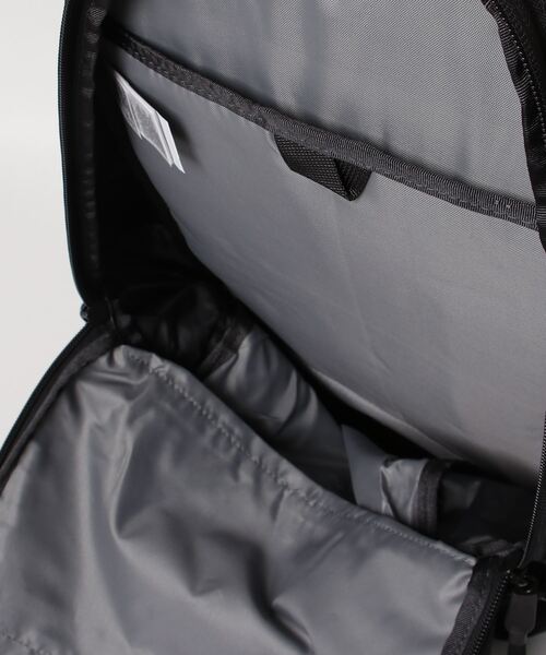 THE NORTH FACE（ザノースフェイス）の「THE NORTH FACE/ザ・ノースフェイス Jester(ジェスター) バックパック/リュック（バックパック/リュック・メンズ・ブラック・FREE）」の4枚目の写真