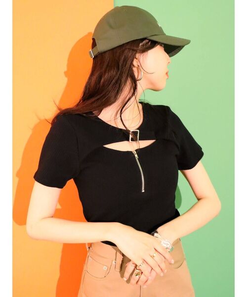 EVRIS（エヴリス）の「バックルデザイントップス（Tシャツ/カットソー・レディース・ホワイト/ブラック/グリーン・FREE）」の22枚目の写真