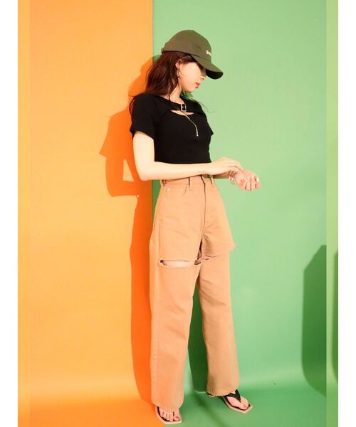 EVRIS（エヴリス）の「バックルデザイントップス（Tシャツ/カットソー・レディース・ホワイト/ブラック/グリーン・FREE）」の21枚目の写真