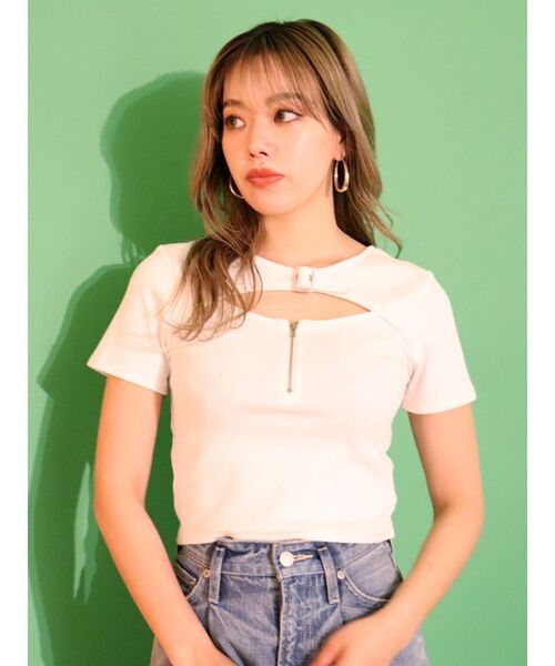 EVRIS（エヴリス）の「バックルデザイントップス（Tシャツ/カットソー・レディース・ホワイト/ブラック/グリーン・FREE）」の17枚目の写真