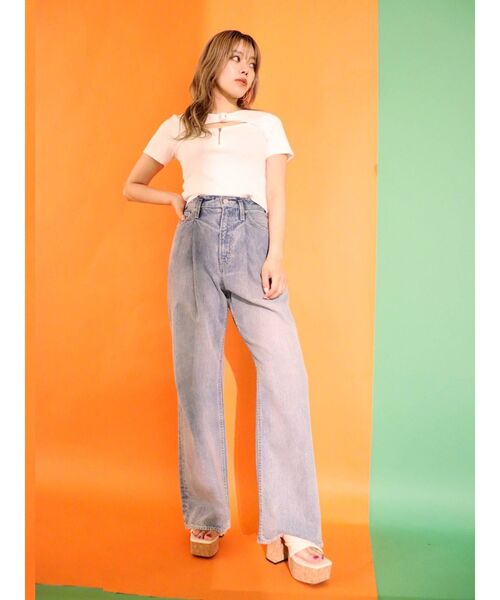 EVRIS（エヴリス）の「バックルデザイントップス（Tシャツ/カットソー・レディース・ホワイト/ブラック/グリーン・FREE）」の16枚目の写真