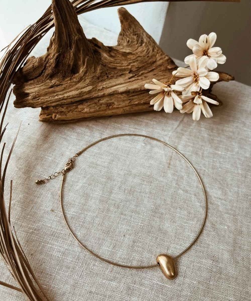 emouv by est（エモーヴバイエスト）の「emouv by est ストーンチョーカーネックレス（ネックレス・レディース・ゴールド・FREE）」の2枚目の写真