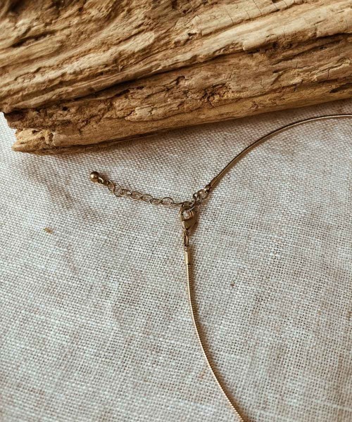 emouv by est（エモーヴバイエスト）の「emouv by est ストーンチョーカーネックレス（ネックレス・レディース・ゴールド・FREE）」の3枚目の写真