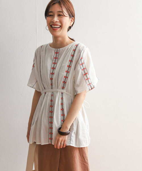 URBAN RESEARCH DOORS（アーバンリサーチドアーズ）の「フラワー刺繍ギャザーブラウス（シャツ/ブラウス・レディース・ホワイト/ブラック/オフホワイト・MEDIUM）」の21枚目の写真