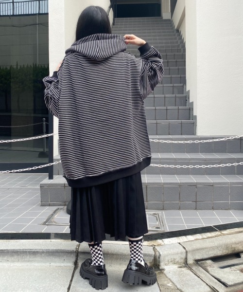 Candy Stripper（キャンディストリッパー）の「ANARCHY BEAR BORDER フーディー（パーカー・レディース・ブラック/ネイビー/ブラウン・2）」の15枚目の写真