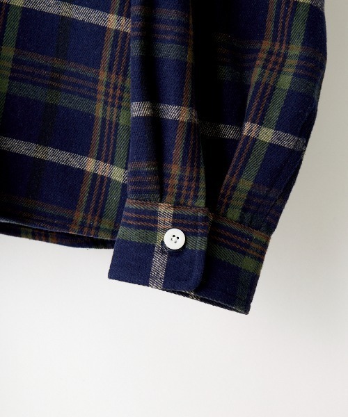 UNIVERSAL OVERALL（ユニバーサルオーバーオール）の「[UNIVERSAL OVERALL/ユニバーサルオーバーオール] 別注 オーバーサイズ チェックネルシャツジャケット（シャツ/ブラウス・レディース・ベージュ/ネイビー/アイボリー・M/L）」の12枚目の写真