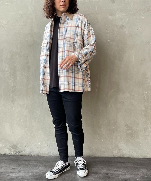 UNIVERSAL OVERALL（ユニバーサルオーバーオール）の「[UNIVERSAL OVERALL/ユニバーサルオーバーオール] 別注 オーバーサイズ チェックネルシャツジャケット（シャツ/ブラウス・レディース・ベージュ/ネイビー/アイボリー・M/L）」の4枚目の写真