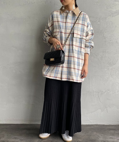 UNIVERSAL OVERALL（ユニバーサルオーバーオール）の「[UNIVERSAL OVERALL/ユニバーサルオーバーオール] 別注 オーバーサイズ チェックネルシャツジャケット（シャツ/ブラウス・レディース・ベージュ/ネイビー/アイボリー・M/L）」の14枚目の写真