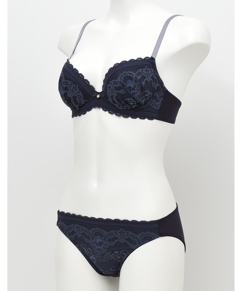 AMPHI（アンフィ）の「【まる胸メイク】ラッセルレース ブラ&ショーツセット（ブラ&ショーツ・レディース・ライトグレー/レッド/グリーン/クリーム/ダークブルー/ローズ/ライトパープル・B65/B70/C70/D70/B75/C65/C75/D65/D75/E65/E70/E75）」の14枚目の写真
