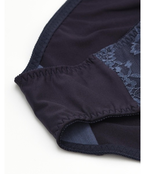 AMPHI（アンフィ）の「【まる胸メイク】ラッセルレース ブラ&ショーツセット（ブラ&ショーツ・レディース・ライトグレー/レッド/グリーン/クリーム/ダークブルー/ローズ/ライトパープル・B65/B70/C70/D70/B75/C65/C75/D65/D75/E65/E70/E75）」の13枚目の写真