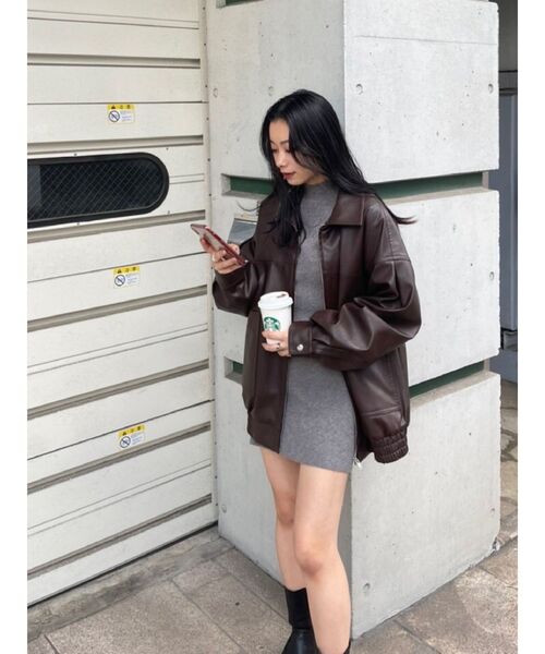 EVRIS（エヴリス）の「オーバーサイズフェイクレザーブルゾン（ブルゾン・レディース・ブラック/ブラウン/ブルー・FREE）」の13枚目の写真