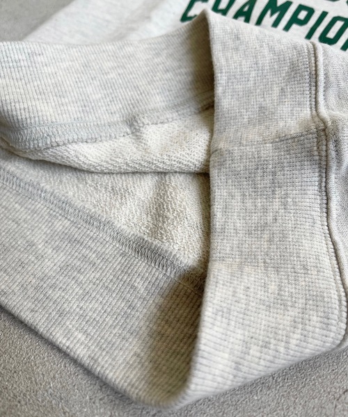 NCAA（エヌシーエーエー）の「【NCAA】アーチロゴトレーナー（100～140cm）（スウェット・キッズ・ブラック/レッド/キナリ・100/110/120/130/140）」の5枚目の写真