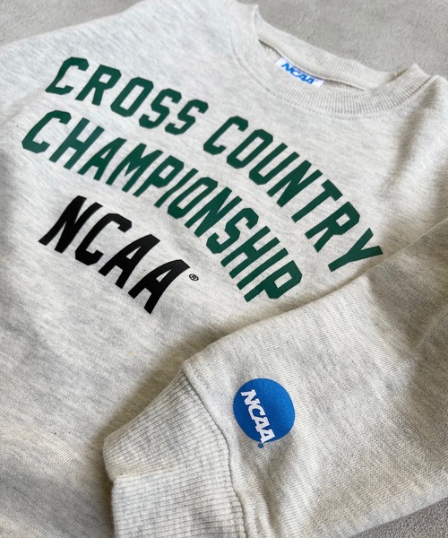 NCAA（エヌシーエーエー）の「【NCAA】アーチロゴトレーナー（100～140cm）（スウェット・キッズ・ブラック/レッド/キナリ・100/110/120/130/140）」の6枚目の写真