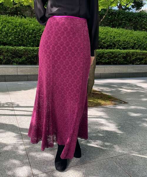 OPAQUE.CLIP（オペークドットクリップ）の「◆モールフラワーマーメイドスカート（スカート・レディース・ダークブラウン/パープル系・38/36）」の2枚目の写真