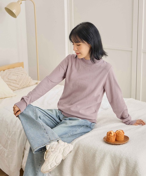 CHAN ME（チャンミ）の「カシミヤタッチハイネックニット（ニット/セーター・レディース・ベージュ/チャコール/コーラル/レッド/アイボリー/ブラック/ブルー/グリーン/ホワイト×ブラック/オレンジ/グレー/ラベンダー/ホワイト/ホワイト系その他・MEDIUM/LARGE/X-LARGE）」の17枚目の写真