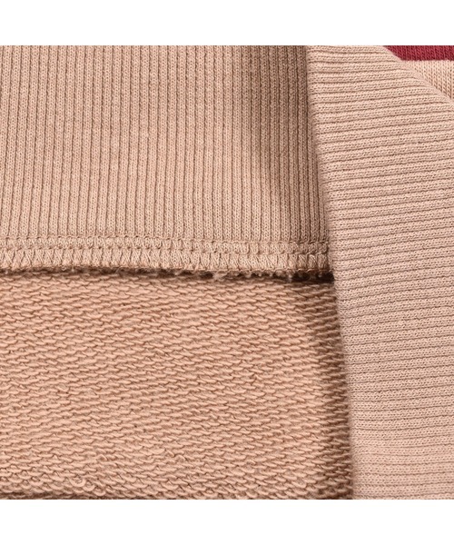 BeBe（ベベ）の「BeBe/マシュマロ裏毛胸ポケット付きバイカラートレーナー(90~150cm)（スウェット・キッズ・ベージュ/ネイビー・140/150/130/120/90/110/100）」の9枚目の写真