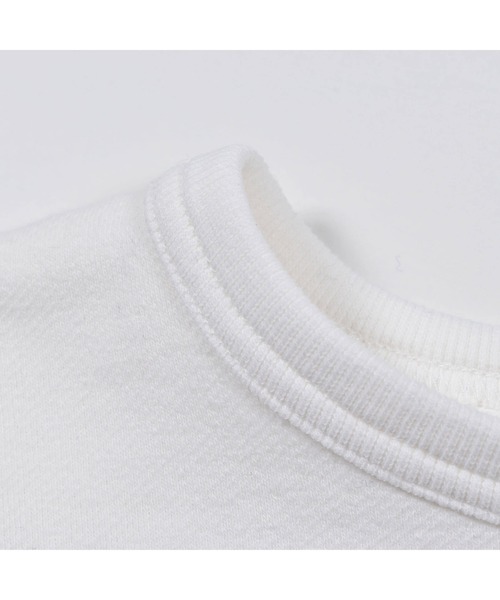 BeBe（ベベ）の「BeBe/マシュマロ裏毛胸ポケット付きバイカラートレーナー(90~150cm)（スウェット・キッズ・ベージュ/ネイビー・140/150/130/120/90/110/100）」の12枚目の写真