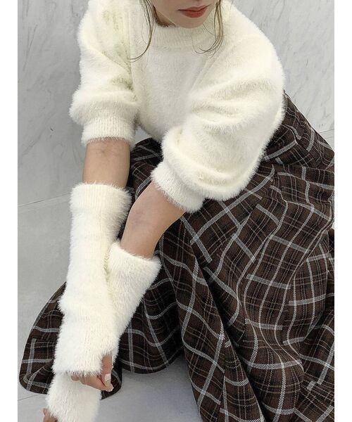 dazzlin（ダズリン）の「シャギーアームウォーマーニットトップス（ニット/セーター・レディース・オフホワイト/ピンク/ブラウン・FREE）」の12枚目の写真