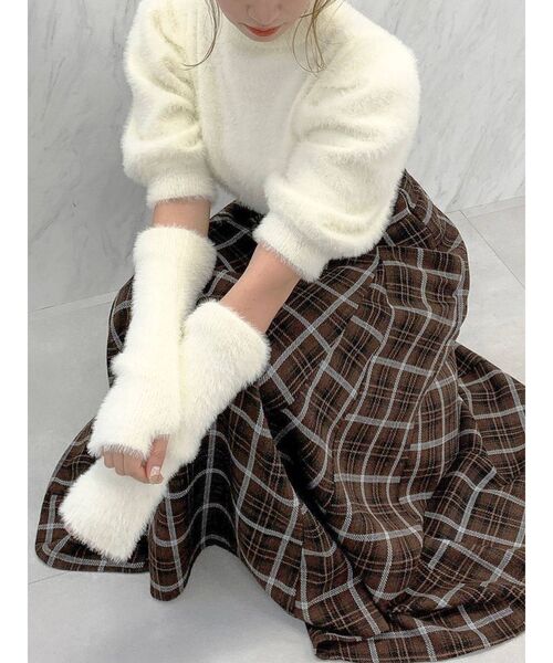 dazzlin（ダズリン）の「シャギーアームウォーマーニットトップス（ニット/セーター・レディース・オフホワイト/ピンク/ブラウン・FREE）」の13枚目の写真