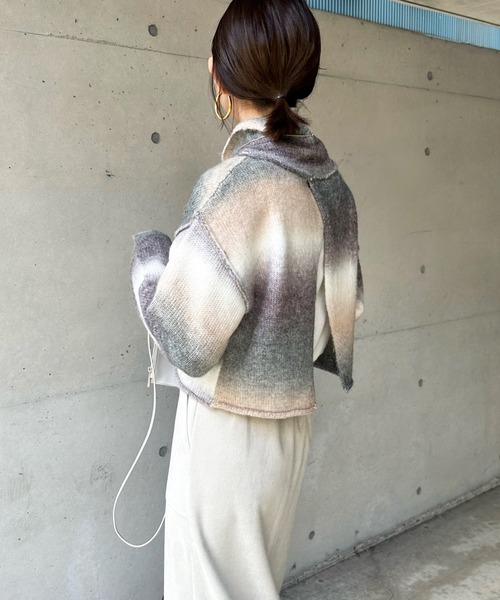 DouDou（ドゥドゥ）の「【WEB限定】【AgAwd/アガウド】グラデーションニット（ニット/セーター・レディース・グレー/ベージュ・FREE）」の4枚目の写真