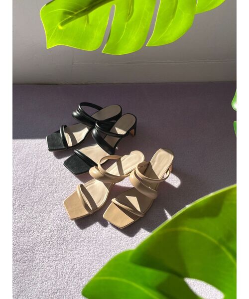 LAGUNAMOON(ラグナムーン)の「フォルムラインサンダル(サンダル・レディース・ブラック/ベージュ・SMALL/MEDIUM)」の6枚目の写真