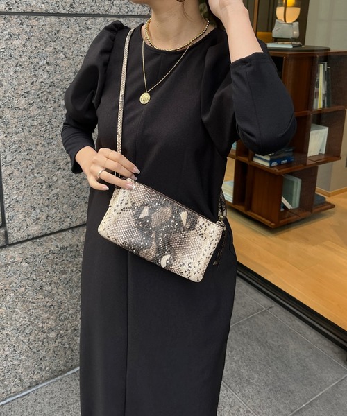 DouDou（ドゥドゥ）の「【WEB限定】レイヤード風ワンピース（ワンピース・レディース・グレー/ブラック/グレイッシュベージュ・FREE）」の22枚目の写真