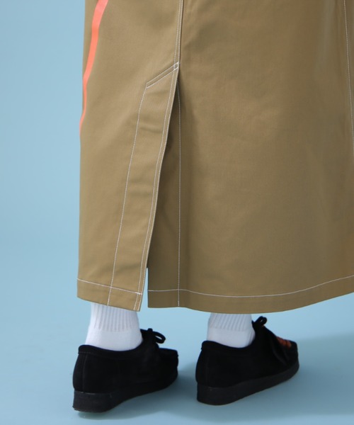 AVIREX（アヴィレックス）の「《WEB&DEPOT限定》ANTIFOULING LINE SKIRT/ アンティフォーリング ラインスカート（スカート・レディース・ブラック/カーキブラウン・SMALL/MEDIUM）」の8枚目の写真