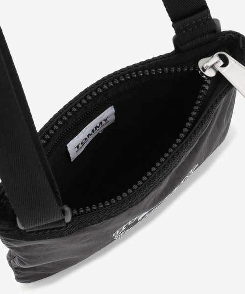 tommy jeans（トミー ジーンズ）の「ナイロンクロスボディバッグ（ボディバッグ/ウエストポーチ・メンズ・ブラック・FREE）」の5枚目の写真