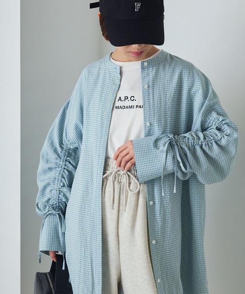 forksy.（フォルクシー）の「【forksy.】ノーカラースリーブギャザーデザインシャツ（シャツ/ブラウス・レディース・ブラック×ホワイト/ブルー/オフホワイト/ブルー系1/グリーン・FREE）」の4枚目の写真