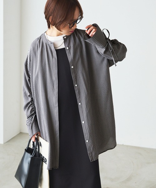 forksy.（フォルクシー）の「【forksy.】ノーカラースリーブギャザーデザインシャツ（シャツ/ブラウス・レディース・ブラック×ホワイト/ブルー/オフホワイト/ブルー系1/グリーン・FREE）」の19枚目の写真