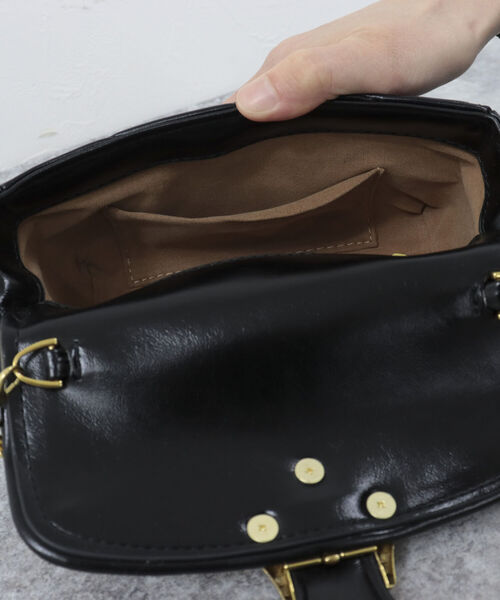 fredy emue（フレディエミュ）の「バックルキルトチェーンバッグ（ショルダーバッグ・レディース・ブラウン/ブラック・FREE）」の11枚目の写真