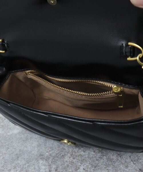 fredy emue（フレディエミュ）の「バックルキルトチェーンバッグ（ショルダーバッグ・レディース・ブラウン/ブラック・FREE）」の12枚目の写真