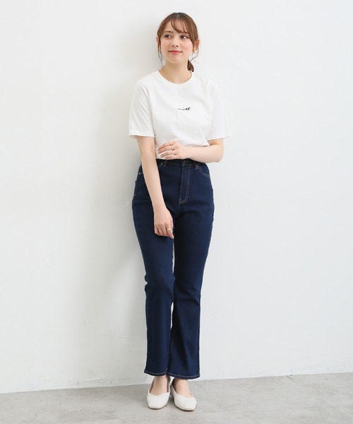 Honeys（ハニーズ）の「デニムセミフレア（股下６８ｃｍ）（デニムパンツ・レディース・ワンウォッシュ/ブルー・LL/L/M/S/SS）」の6枚目の写真