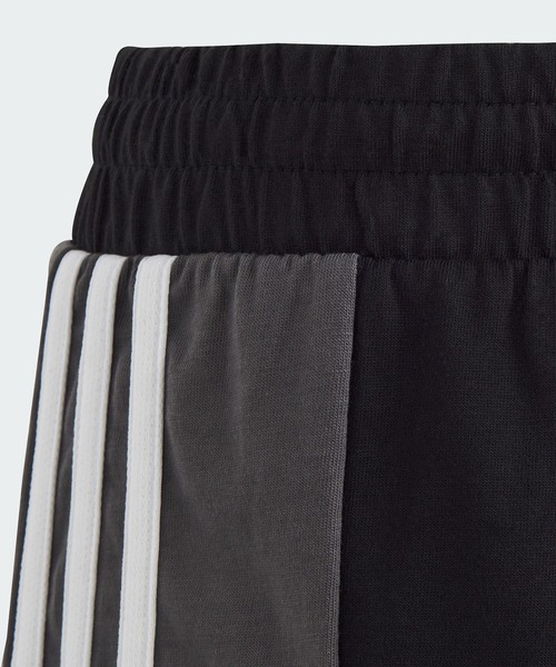 adidas（アディダス）の「カラーブロック スリーストライプス レギュラーフィットショーツ / ハーフパンツ / アディダス adidas（その他パンツ・キッズ・ブラック/ブルー・130/140/150/160）」の12枚目の写真
