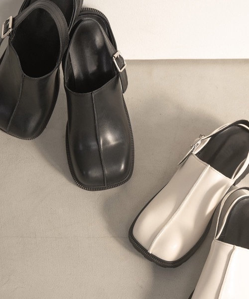 lawgy(ラウジー)の「stitch belt sandal(サンダル・レディース・アイボリー/ブラック・S/L/M)」の6枚目の写真