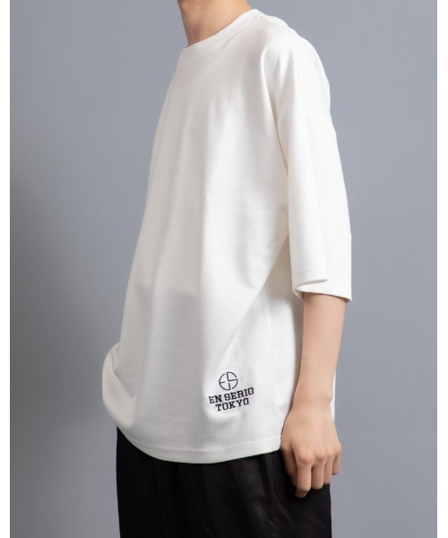 En serio TOKYO(エンソリオトーキョー)の「【ZOZO限定】冷感COOLダンボール 裾マーク刺繍 TEE(Tシャツ/カットソー・メンズ・ブラック/ライトベージュ/ダークブルー/ホワイト・M/L)」の2枚目の写真