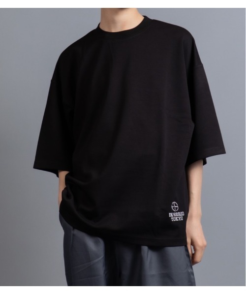 En serio TOKYO(エンソリオトーキョー)の「【ZOZO限定】冷感COOLダンボール 裾マーク刺繍 TEE(Tシャツ/カットソー・メンズ・ブラック/ライトベージュ/ダークブルー/ホワイト・M/L)」の3枚目の写真