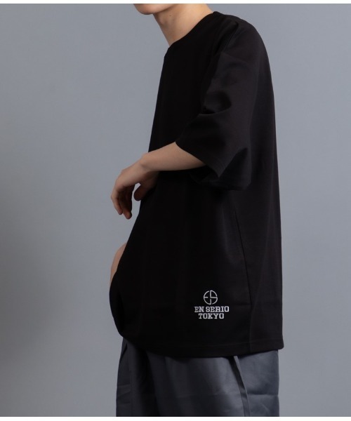 En serio TOKYO(エンソリオトーキョー)の「【ZOZO限定】冷感COOLダンボール 裾マーク刺繍 TEE(Tシャツ/カットソー・メンズ・ブラック/ライトベージュ/ダークブルー/ホワイト・M/L)」の20枚目の写真