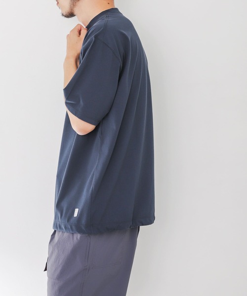 EKAL（エカル）の「エンブロイダリーワッペンショートスリーブT