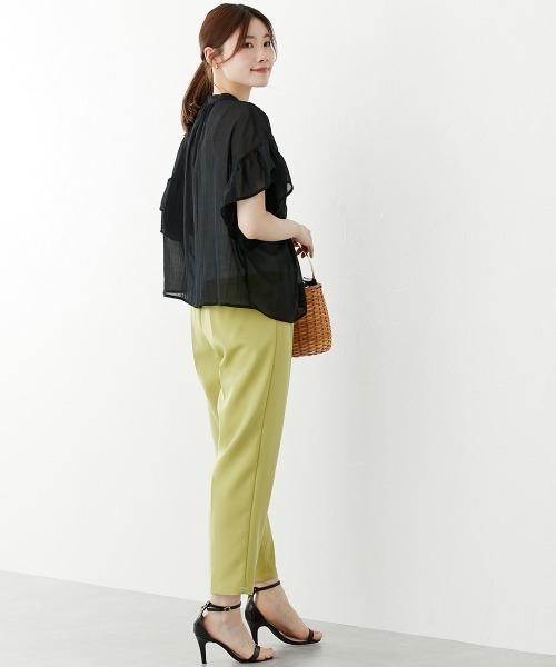 nissen(ニッセン)の「バンドカラー フリル袖V字切替ブラウス(シャツ/ブラウス・レディース・ブラック/オフホワイト・M/L)」の6枚目の写真